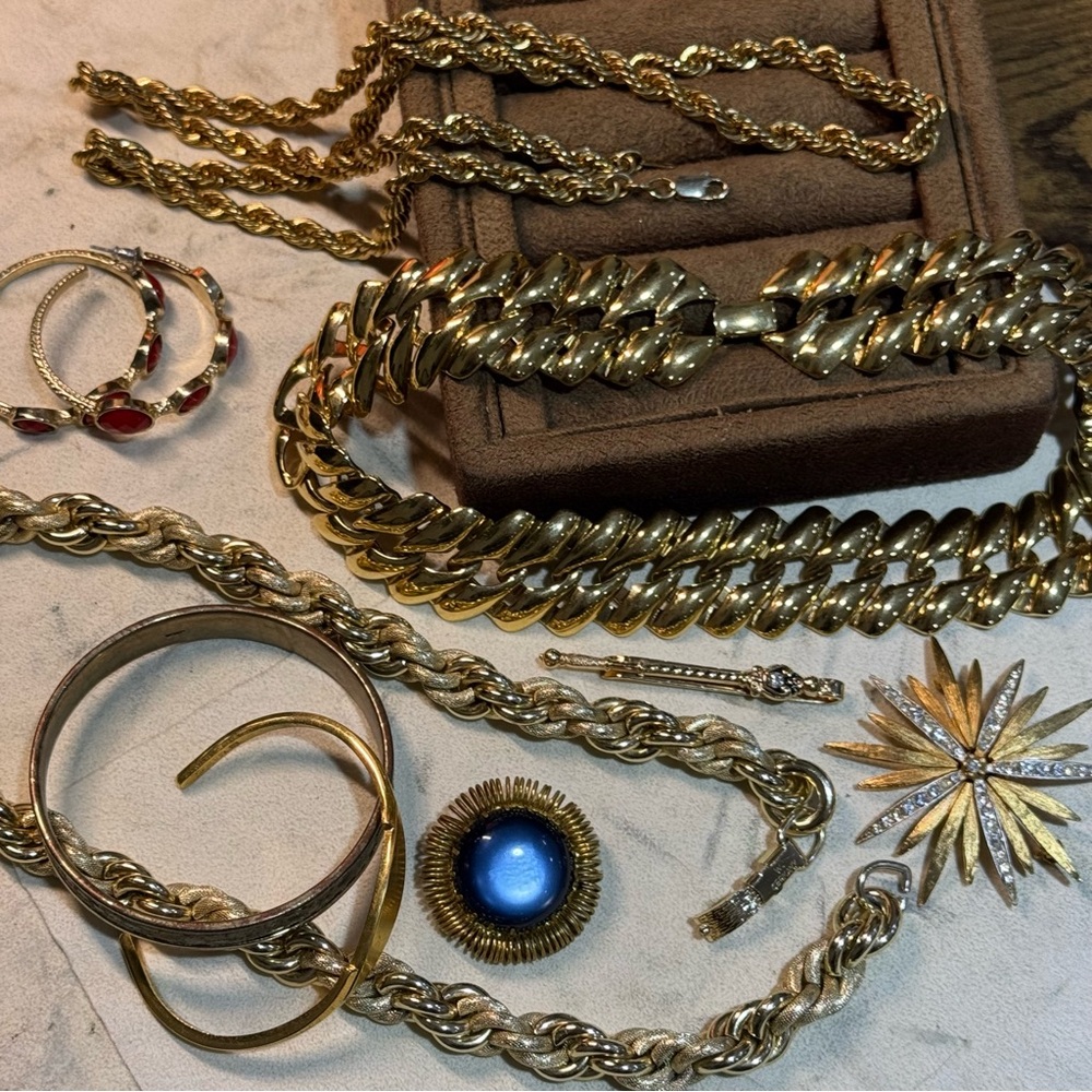 Elegant Gold and Silver Jewelry Set